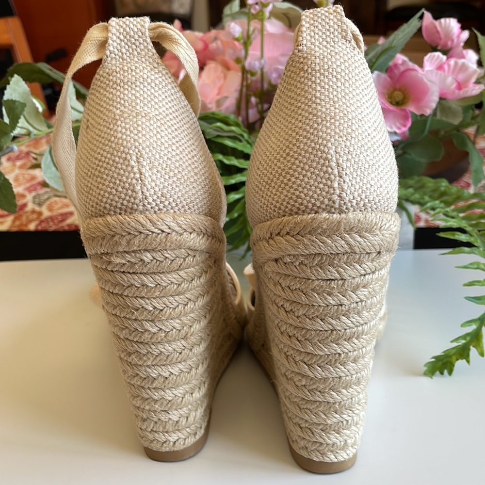 Cream wedges - Picture 2 of 13
